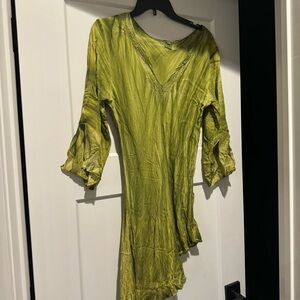 Woman’s green blouse xl